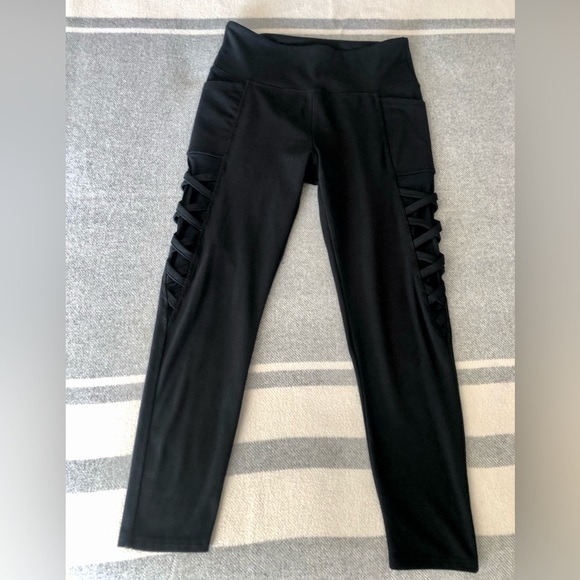 Balance Collection Black HR with Pockets and Sheer Detail 25” size medium - Picture 2 of 8